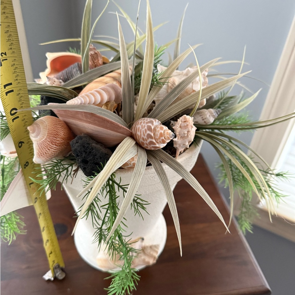 Flower Pot with seashells w/ faux moss & greenery NWT - Picture 3 of 6